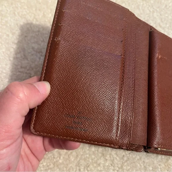 Louis Vuitton monogram‎ kiss-lock women’s wallet